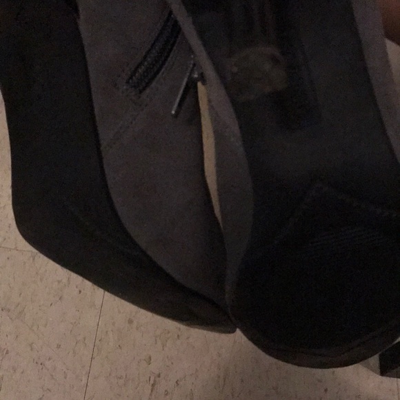 Shoes - Picture 4 of 4